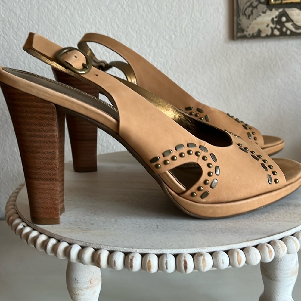 Unisa Ari leather open toe dress heel beige size 10 NEW